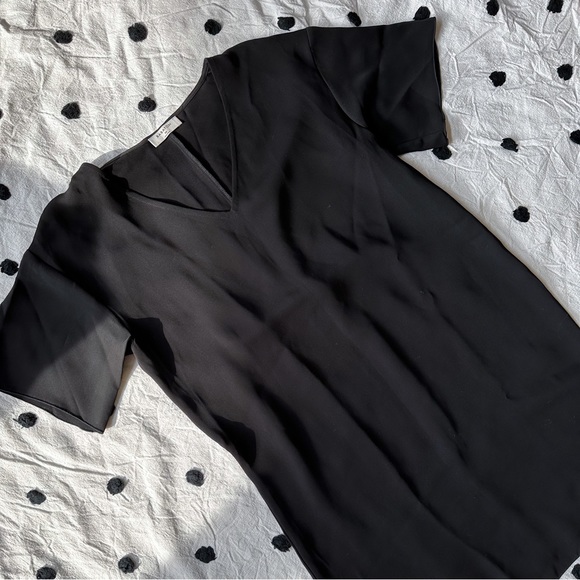 Aritzia Dresses & Skirts - Babaton Aritzia V-Neck Shift T-Shirt Dress Work Black